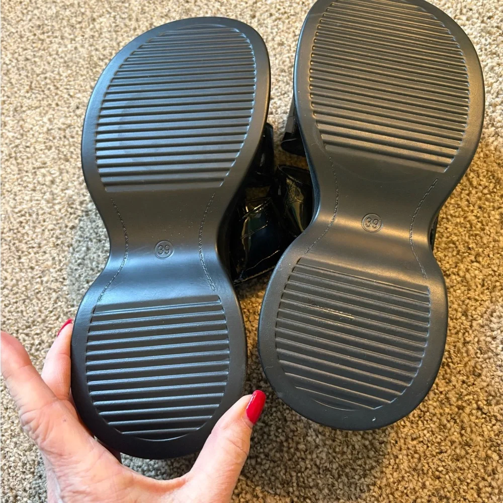 Faux crock black platform sandal wedges NWOT